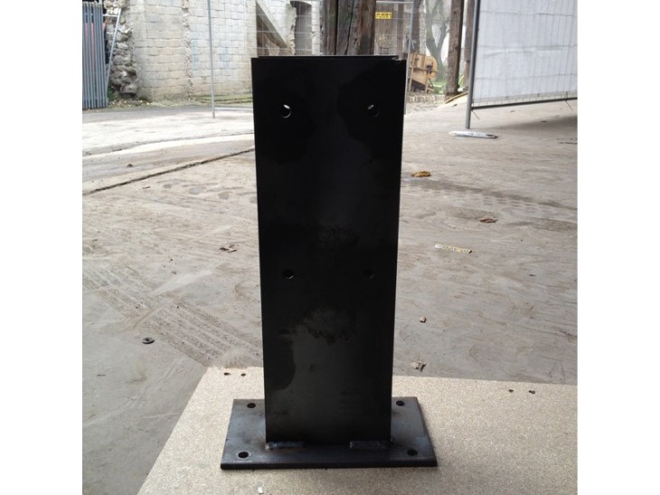 Platine à bastaing pour barrière de chantier Platine à bastaing pour barrière de chantier