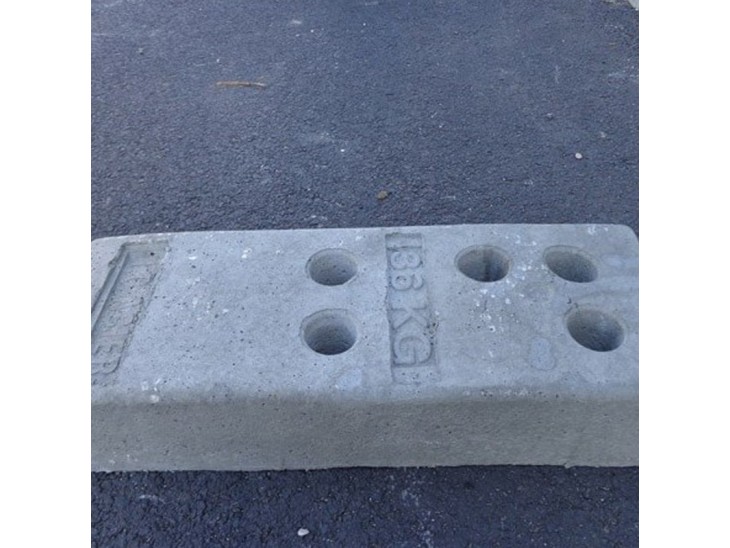 Plot béton pour barrière de chantier Plot béton pour barrière de chantier