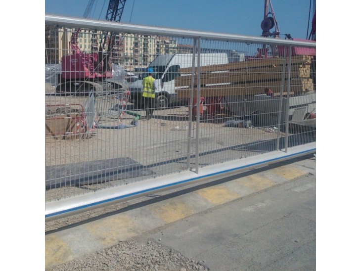 Portail coulissant autoportant pour les chantier Portail coulissant autoportant pour les chantier